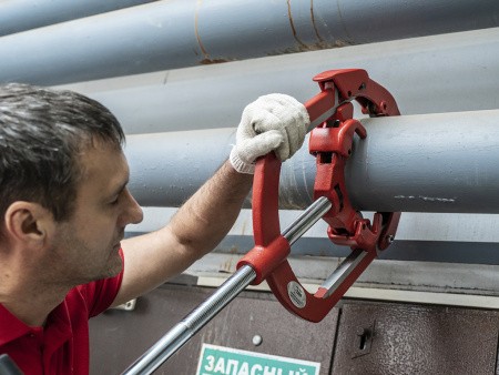 Труборез V6S с хомутной защелкой, применение